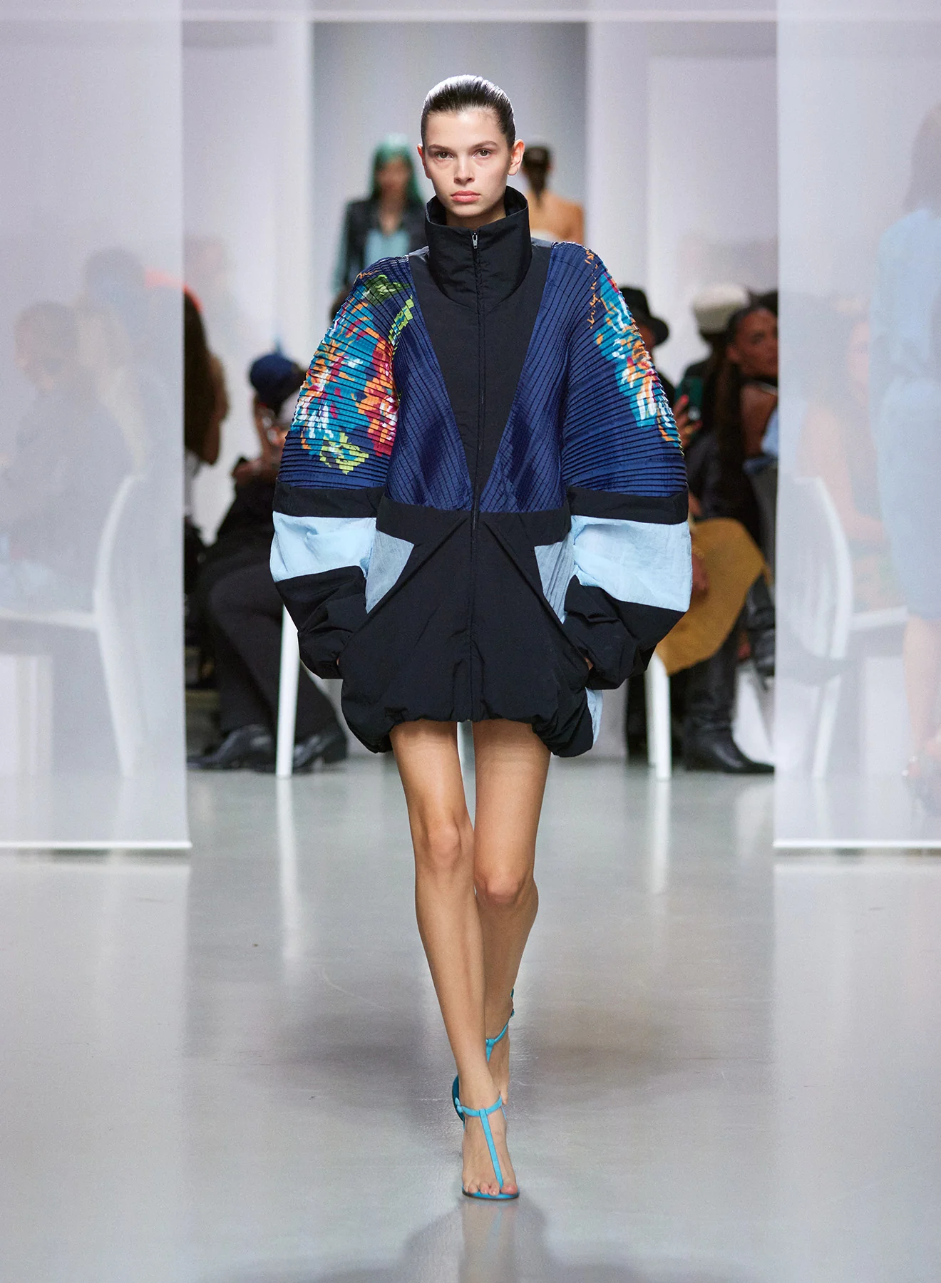 Hibiscus 2 Way Pleated Spray Jacket - Image 2